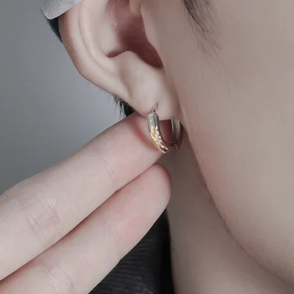 Hoop Earring with Luxury Flame Detailing - Image 4