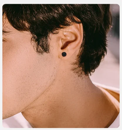 Luxury Black Crystal-like Stud Earrings - Image 4