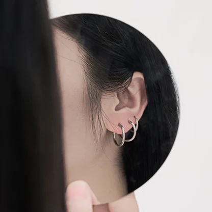 Thin Elegant Plain Hoop Earrings - Image 3