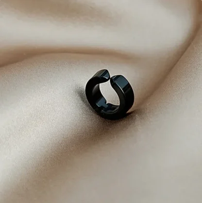 Non-Piercing Hoop Earrings with Sleek Design - Image 10