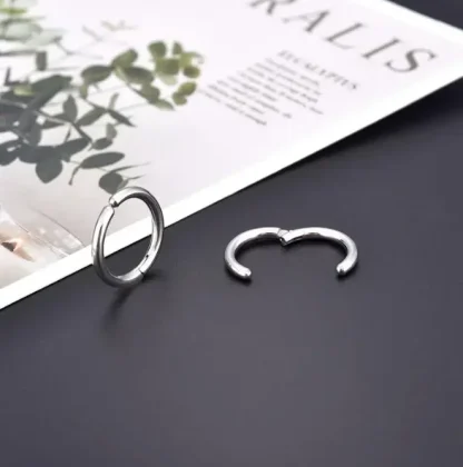 Non-Piercing Hoop Earrings with Sleek Design - Image 6