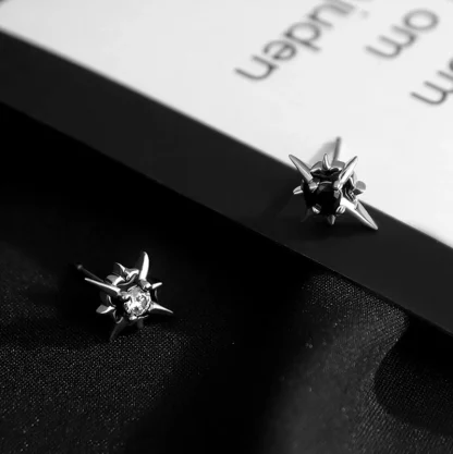 Intricate Stud Earrings with Star Design - Image 5